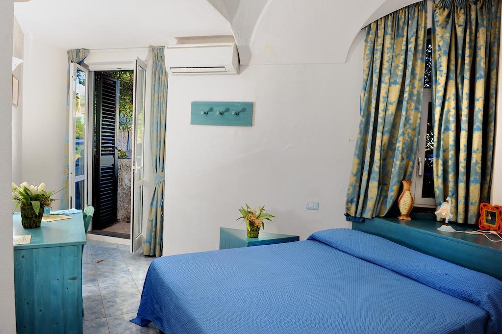 Hotel La Ninfea Ischia Bilik gambar