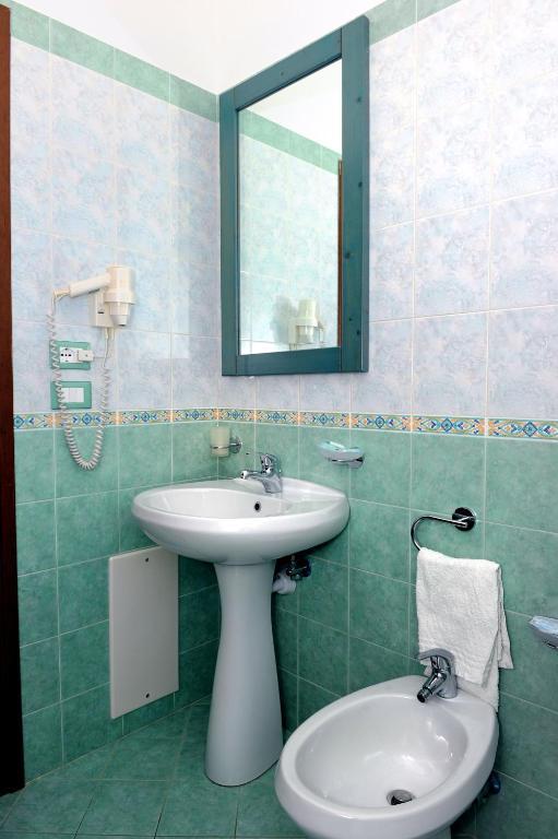 Hotel La Ninfea Ischia Bilik gambar
